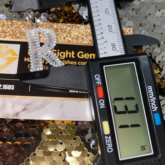 VVS clarity genuine Swarovski Crystal initial pendant, monogram name pendant wow - Picture 5 of 5